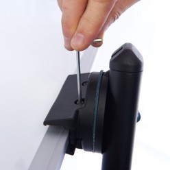 Pizarra volteable con 2 caras magnéticas y con soporte de diseño.
