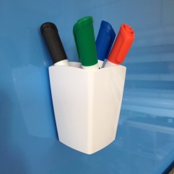 Elegante cubilete portarotuladores magnético para pizarra o armarios