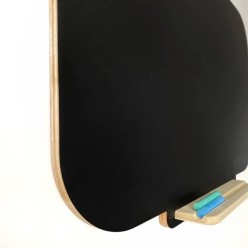 Pizarra tiza de diseño fabricada en materiales naturales  y duraderos