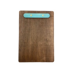 Descubre nuestra carta menú de madera en colores con tornillos pasantes