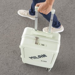 Maleta Rígida Milán Goma 430: El Icono del Diseño en tu Equipaje. ¡Viaja con Estilo!