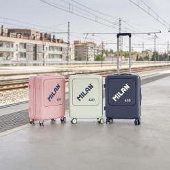 Maleta Rígida Milán Goma 430: El Icono del Diseño en tu Equipaje. ¡Viaja con Estilo!